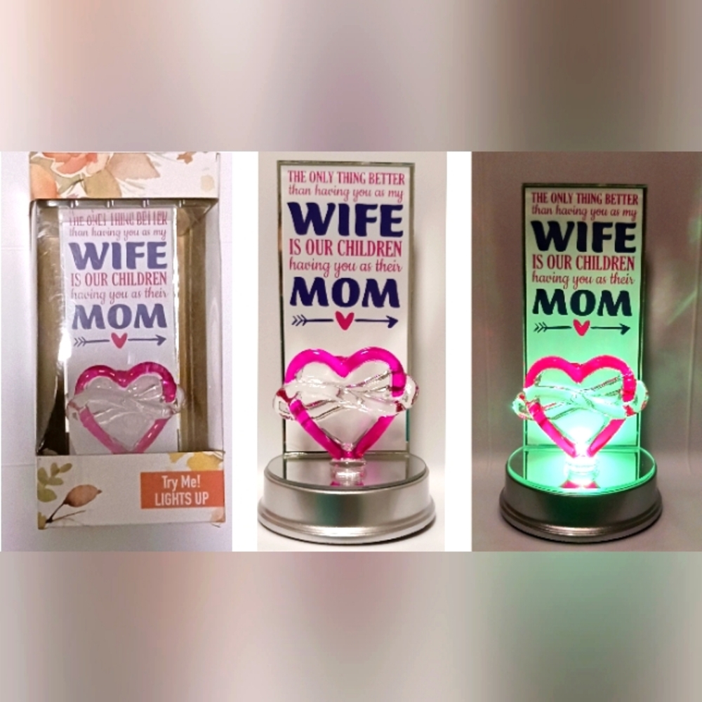 💞NWT IN ORIGINAL PACKAGE LIGHT UP GLASS HEART FOR MOM💞